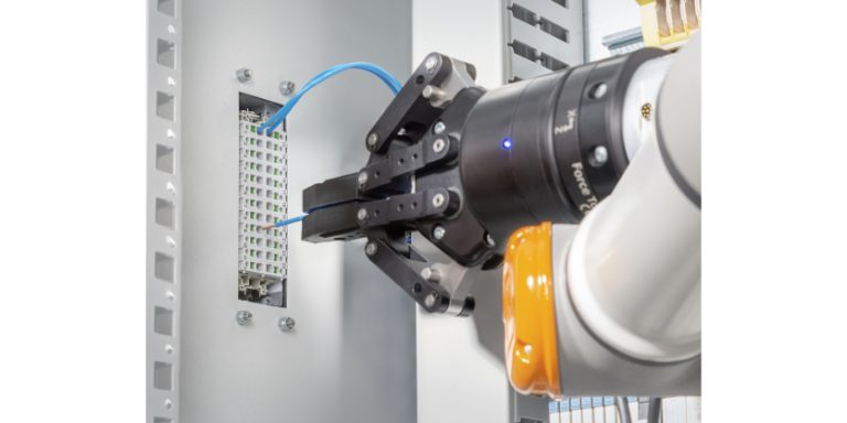 Weidmüller SNAP IN Connection Technology: Ready For The Future, Ready-To-Robot