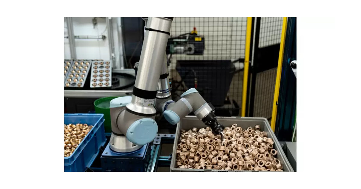 Artificial Intelligence (AI) Integrates with Cobots and AMRs Making them Smarter